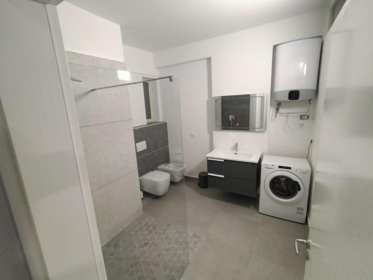 Junik Apartment Орикум Екстериор снимка